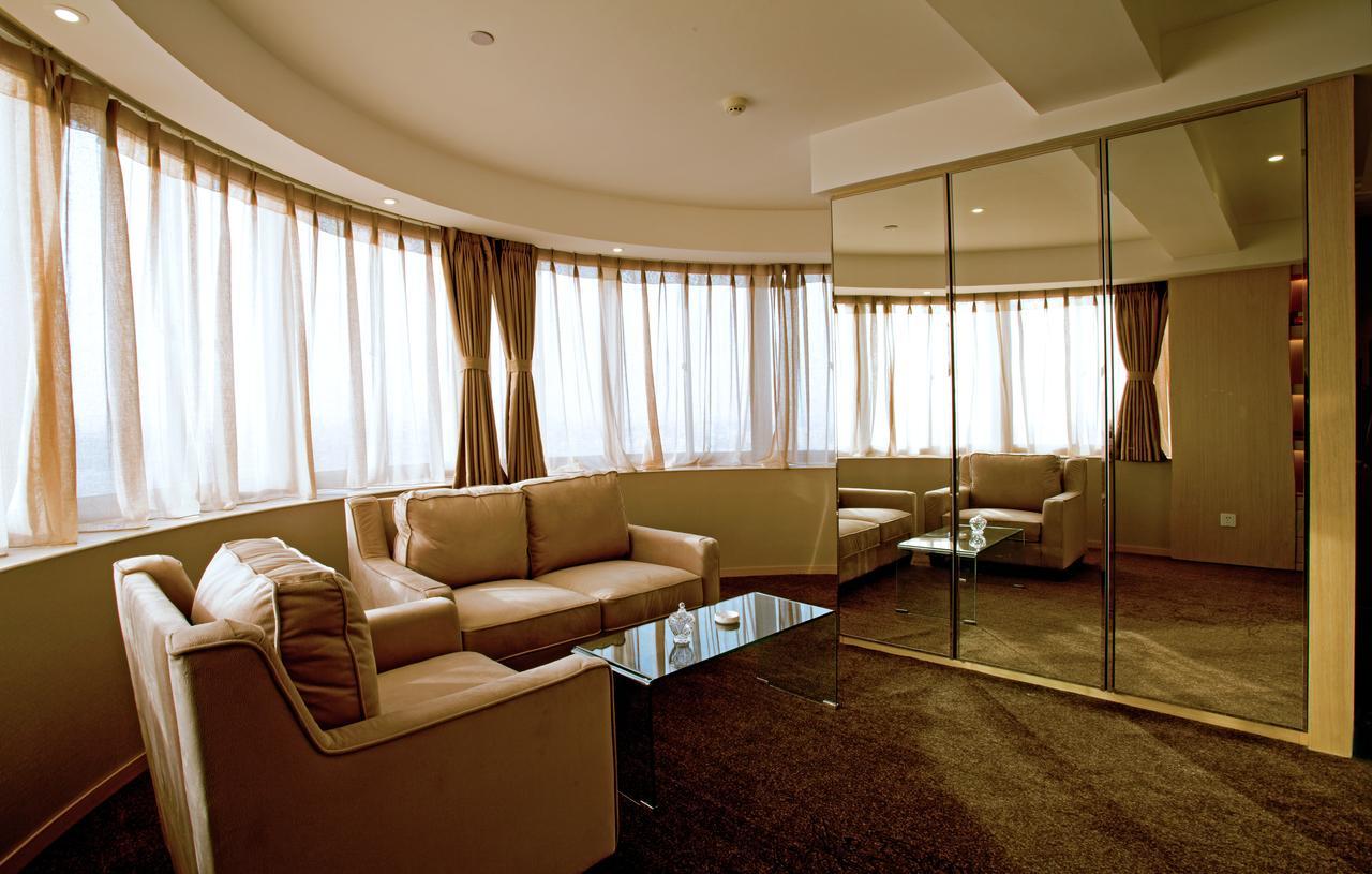 New Dynasty Hotel Kajfeng Kültér fotó