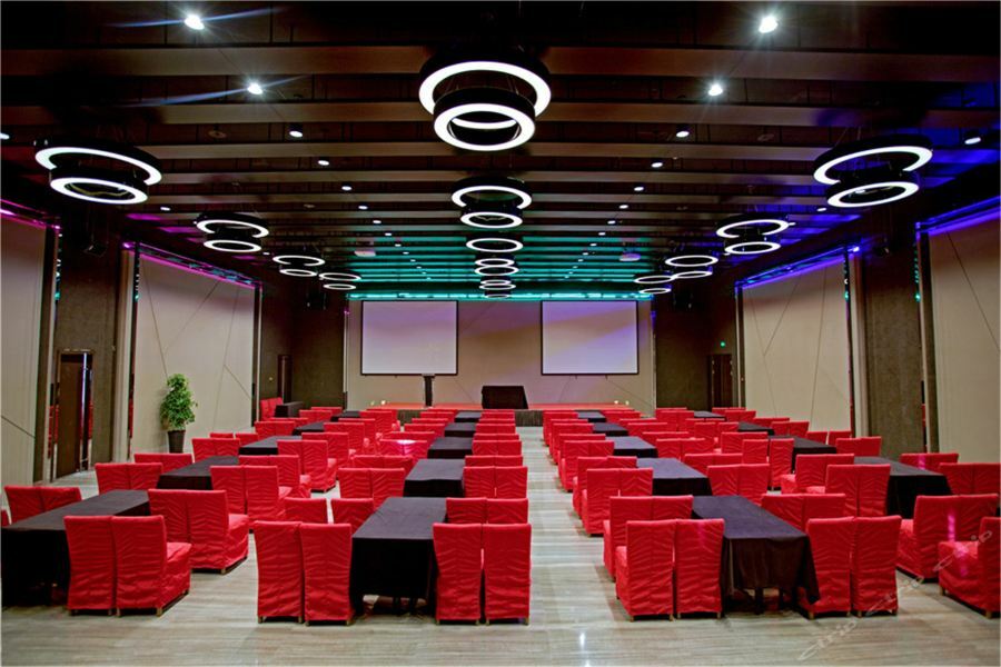 New Dynasty Hotel Kajfeng Kültér fotó