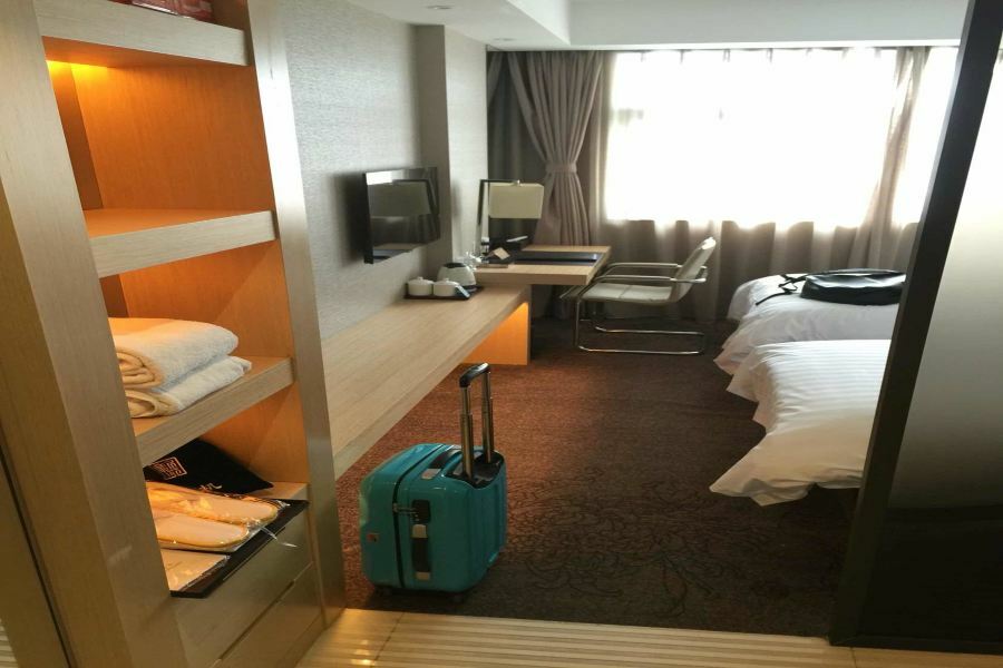 New Dynasty Hotel Kajfeng Kültér fotó